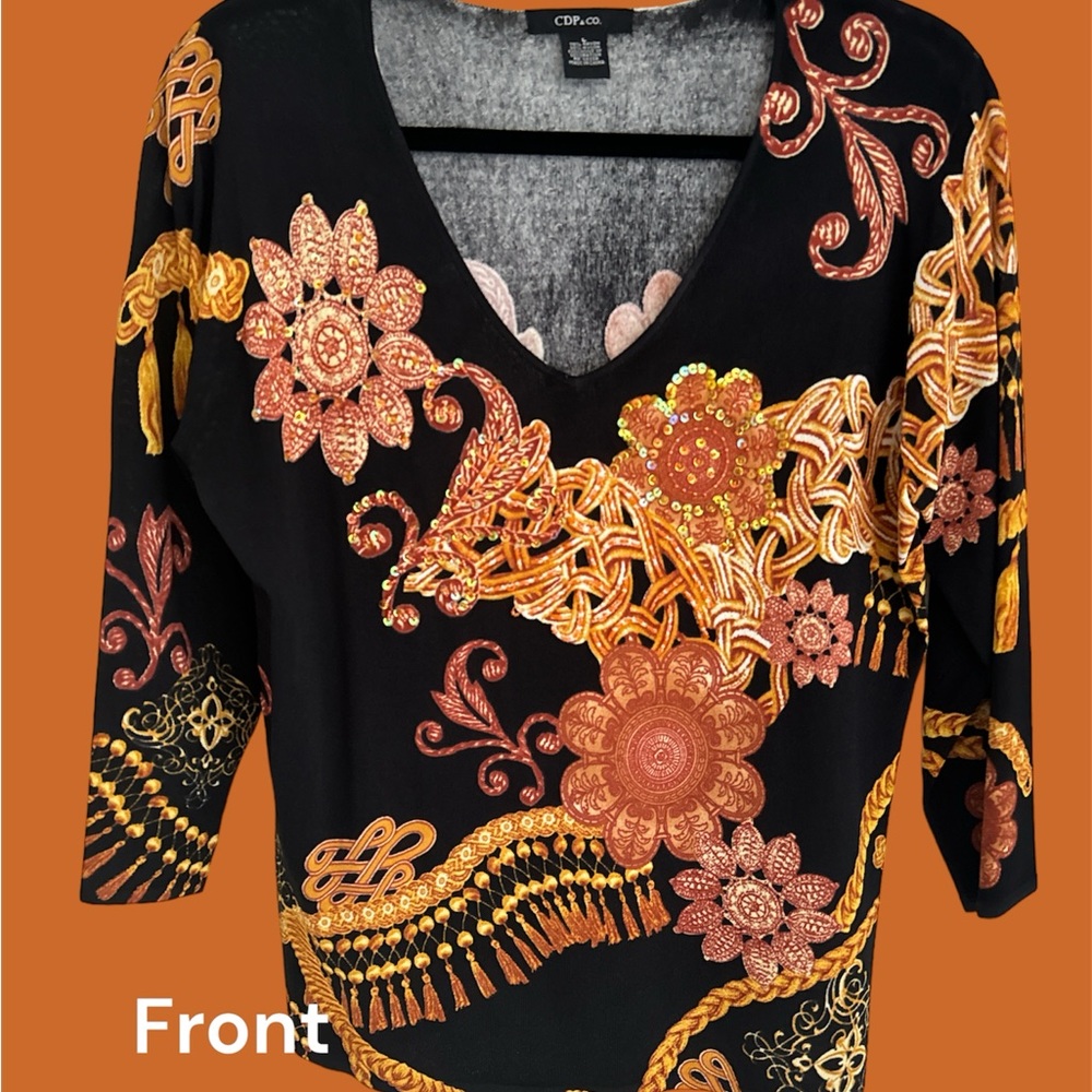 ❤️❤️Beautiful beaded top. Versatile and stylish with V-neck and 3/4 sleeves. ❤️